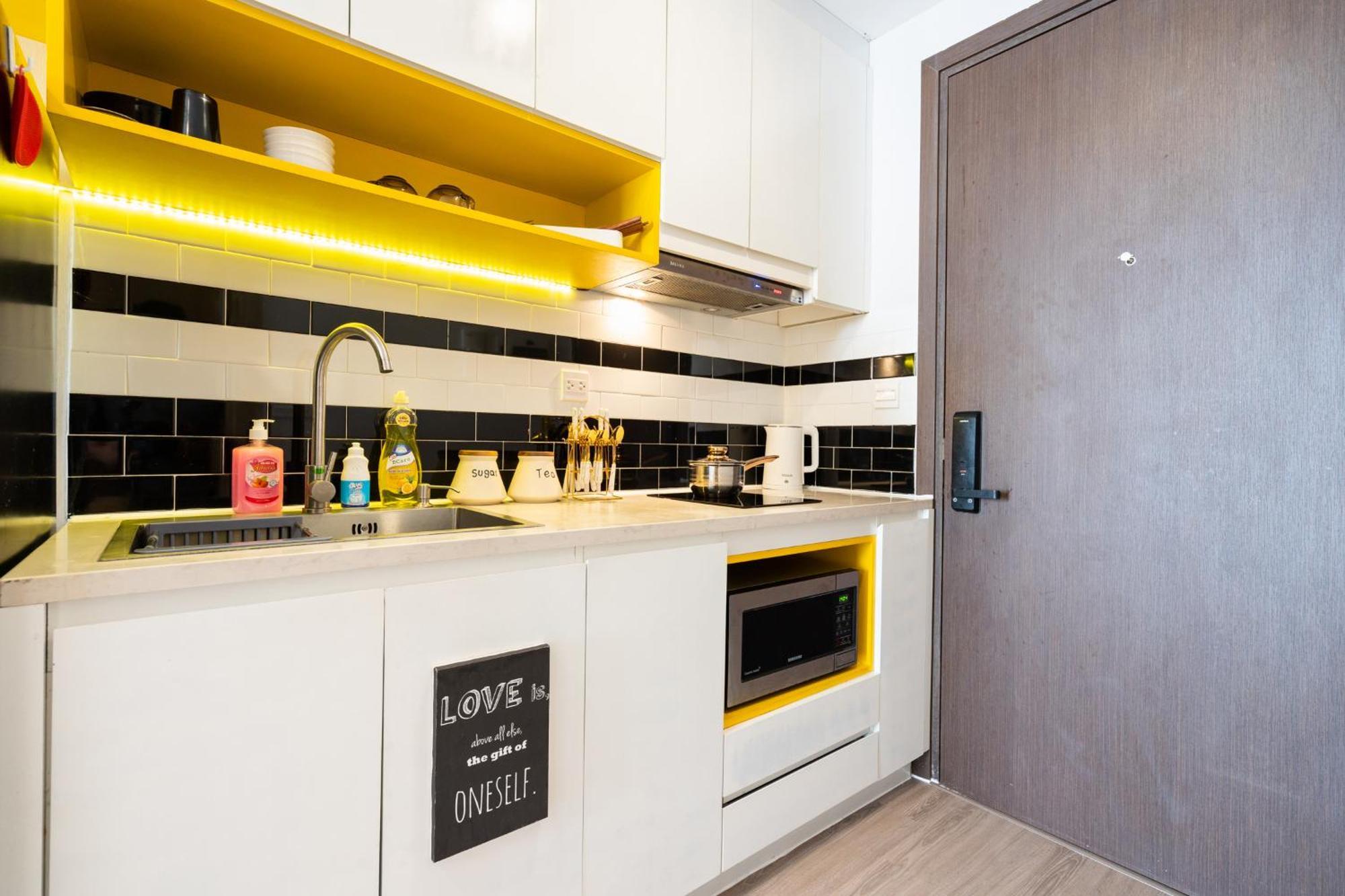 Oui! Oui! Saigon Apartment - Rivergate Residence Bandar Ho Chi Minh Luaran gambar